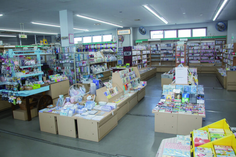 ㈲万年屋書店
